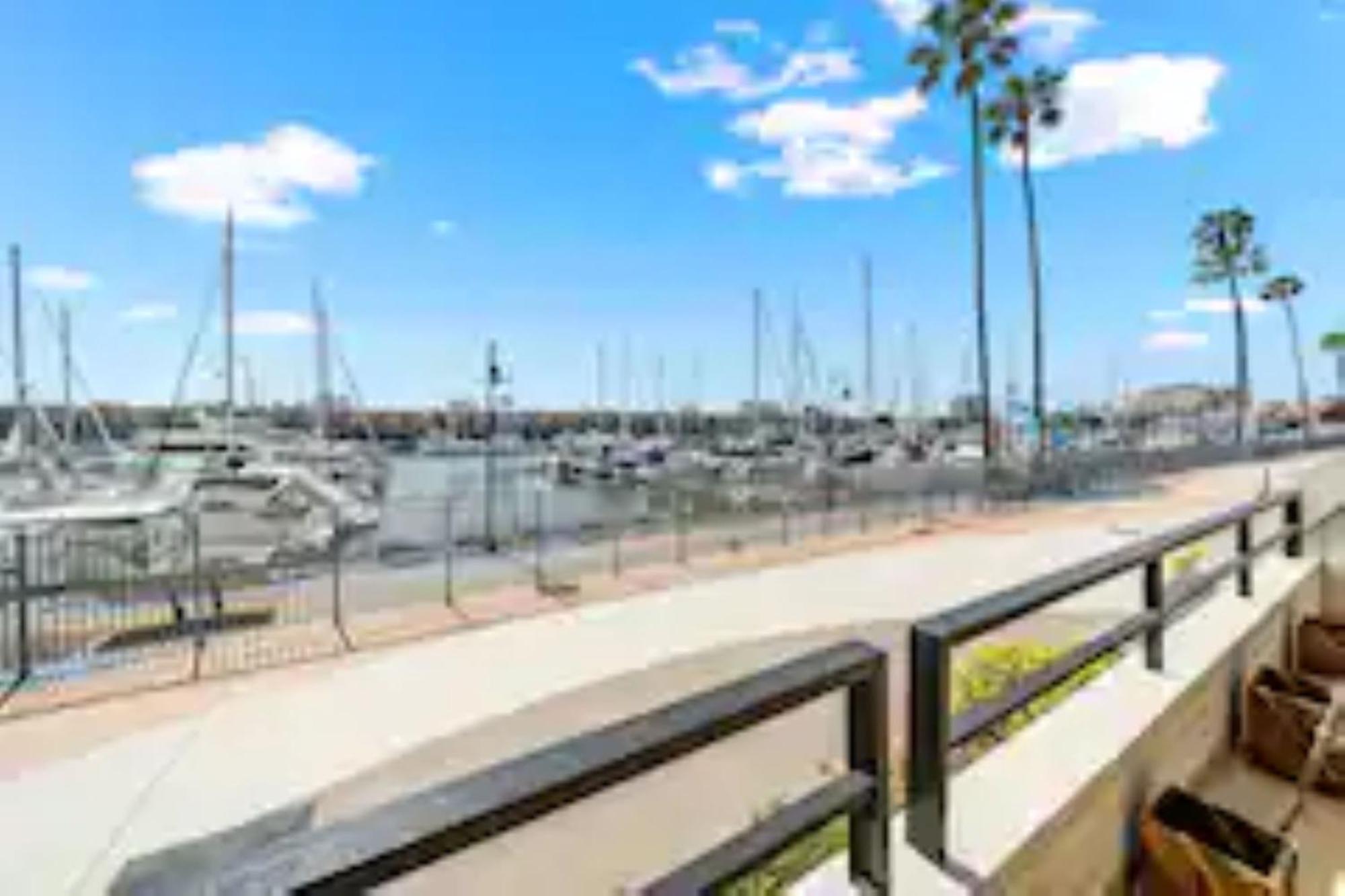 Apartment Mesmerizing Marina Vista: Luxe 3-bedroom W/ Pool Los Angeles