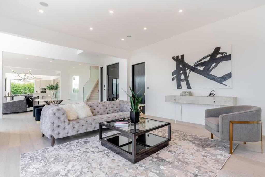 Apartment Luxurious In Bh Pool, Spa, Theater, Views