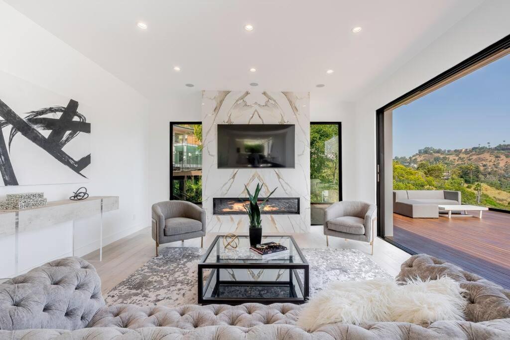 Luxurious In Bh Pool, Spa, Theater, Views Apartment *