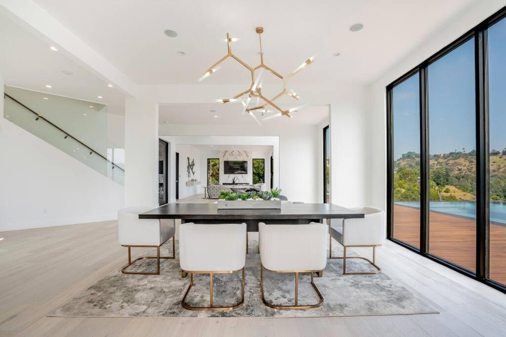 Apartment Luxurious In Bh Pool, Spa, Theater, Views