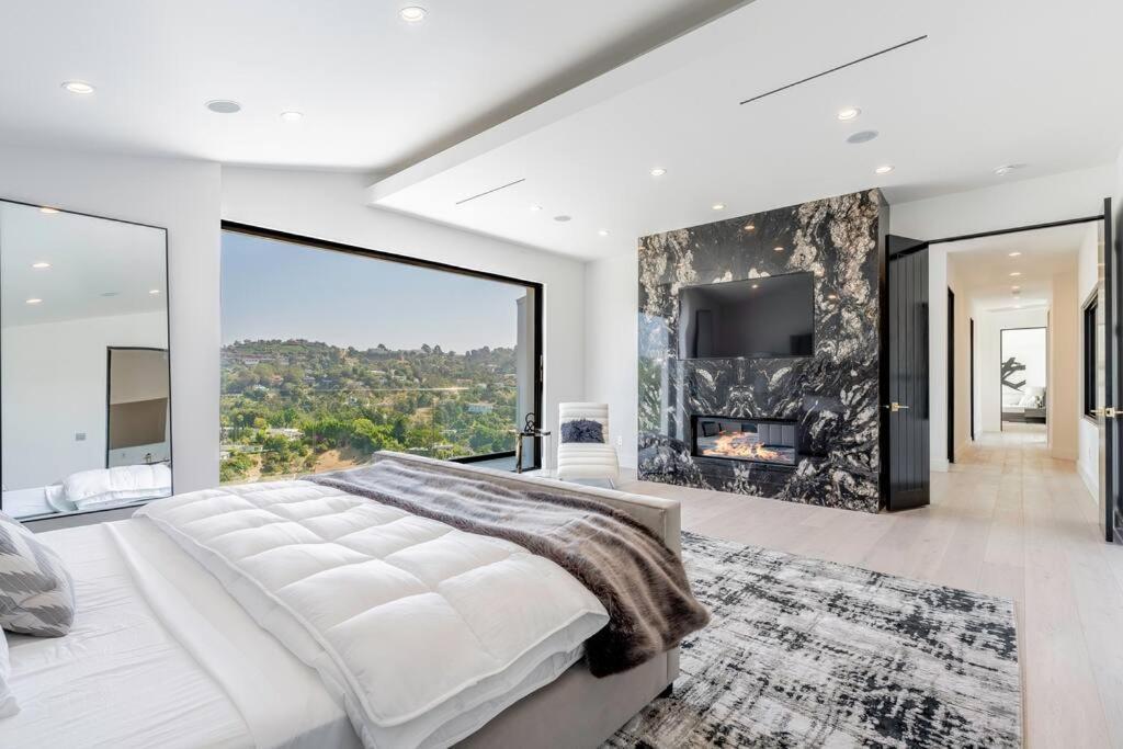 Luxurious In Bh Pool, Spa, Theater, Views Apartment *