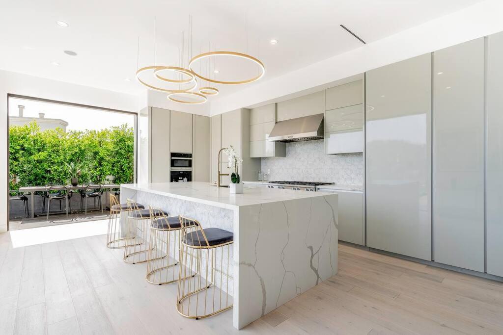 Apartment Luxurious In Bh Pool, Spa, Theater, Views Los Angeles
