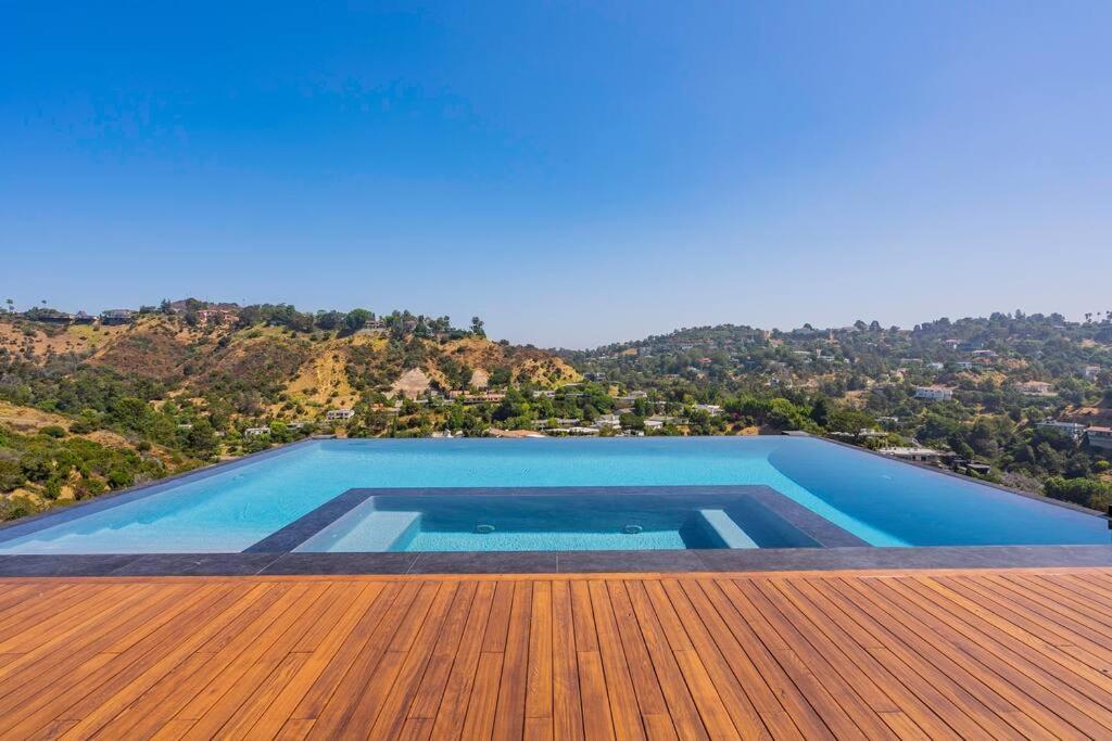Luxurious In Bh Pool, Spa, Theater, Views Apartment *