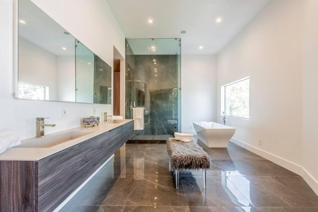 Luxurious In Bh Pool, Spa, Theater, Views Los Angeles