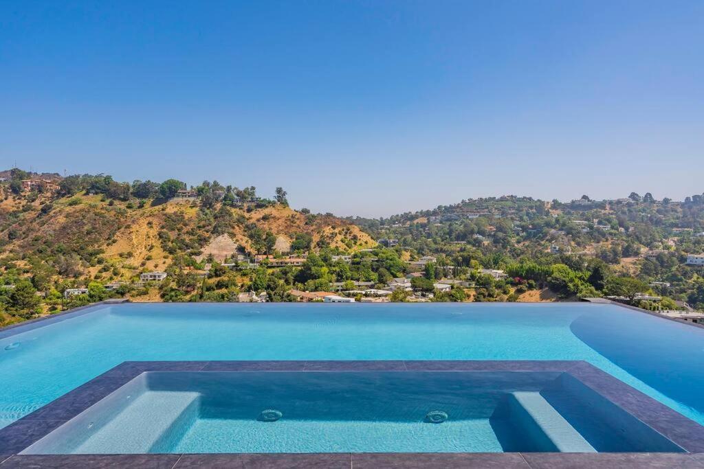 Luxurious In Bh Pool, Spa, Theater, Views Apartment Los Angeles