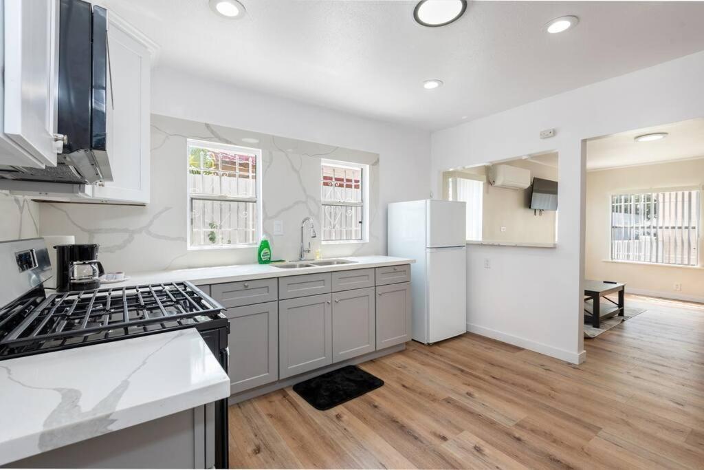 Apartment Spacious 2-bedroom In Lively La *