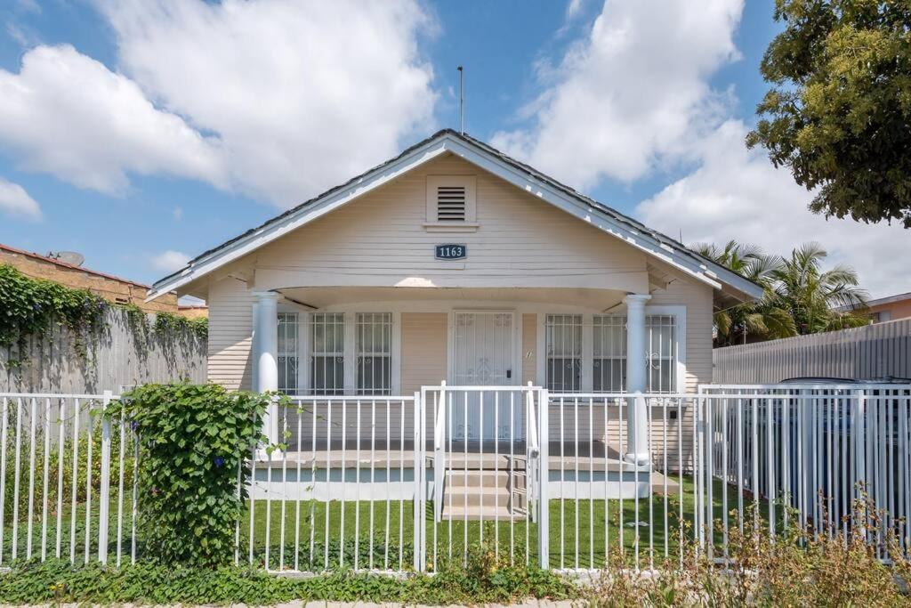 Apartment Spacious 2-bedroom In Lively La *