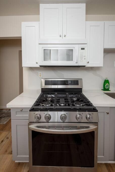 Exposition Park Sleeps 4