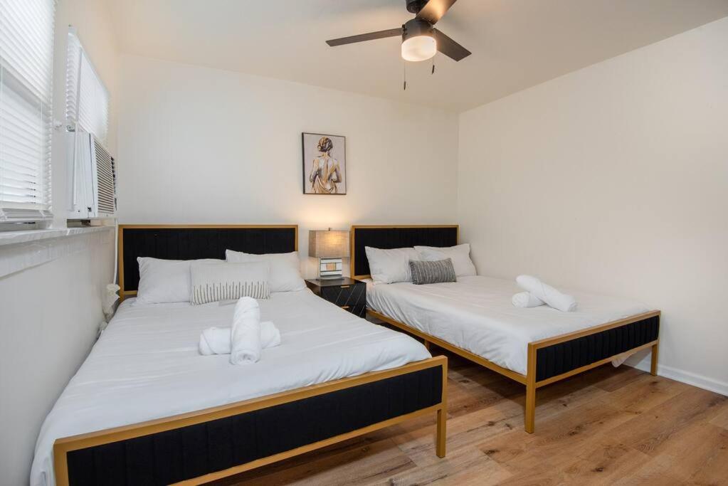Exposition Park Sleeps 4 Apartment Los Angeles