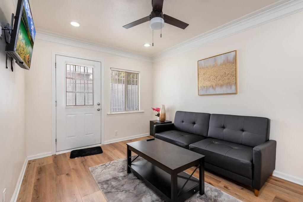 Exposition Park Sleeps 4 Apartment