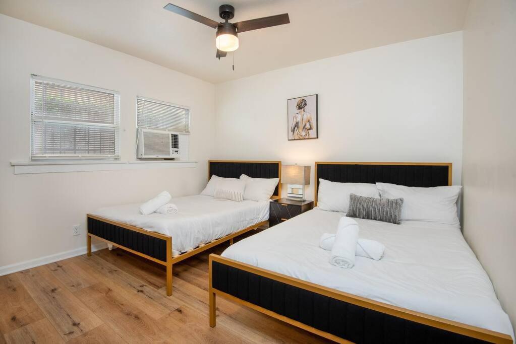 Exposition Park Sleeps 4 Apartment