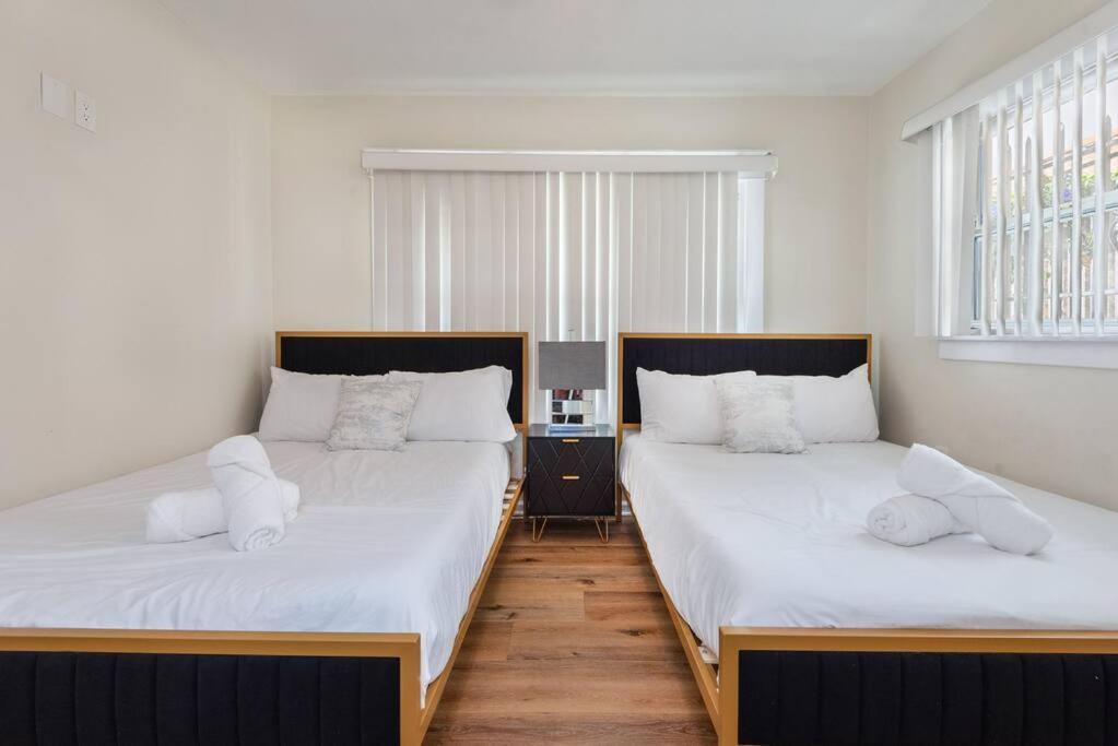Spacious 1 Bedroom In La Sleeps 4 Los Angeles