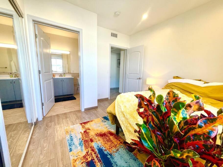 Birdwatcher's Quiet Perch 3bd 2ba W Parking