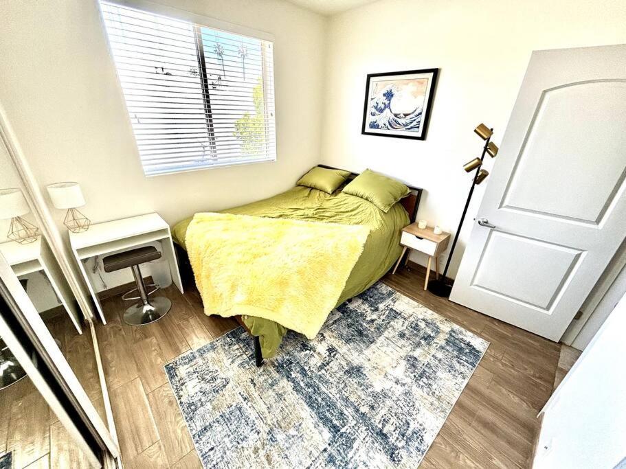 Birdwatcher's Quiet Perch 3bd 2ba W Parking Apartment