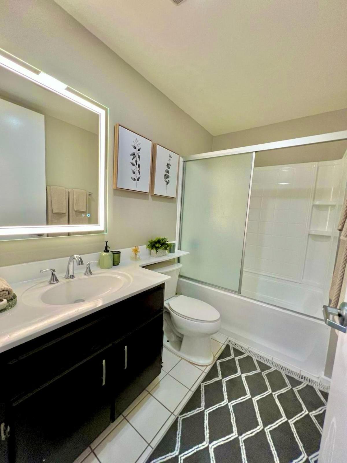 Shared House Hollywood Hideaway Heart Of Fame *