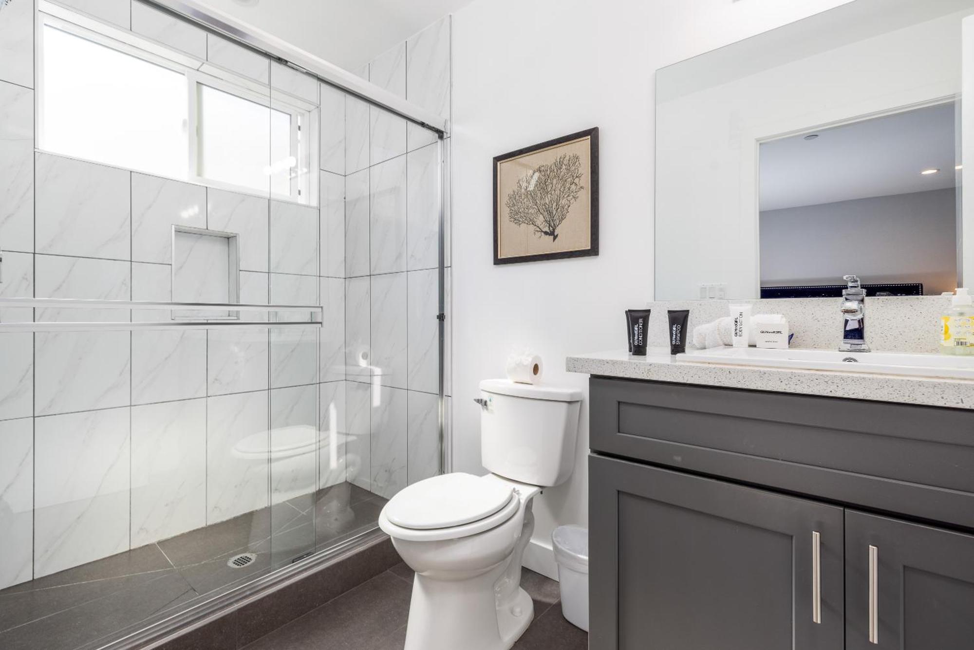 Luxury Living Steps Away From Downtown La
