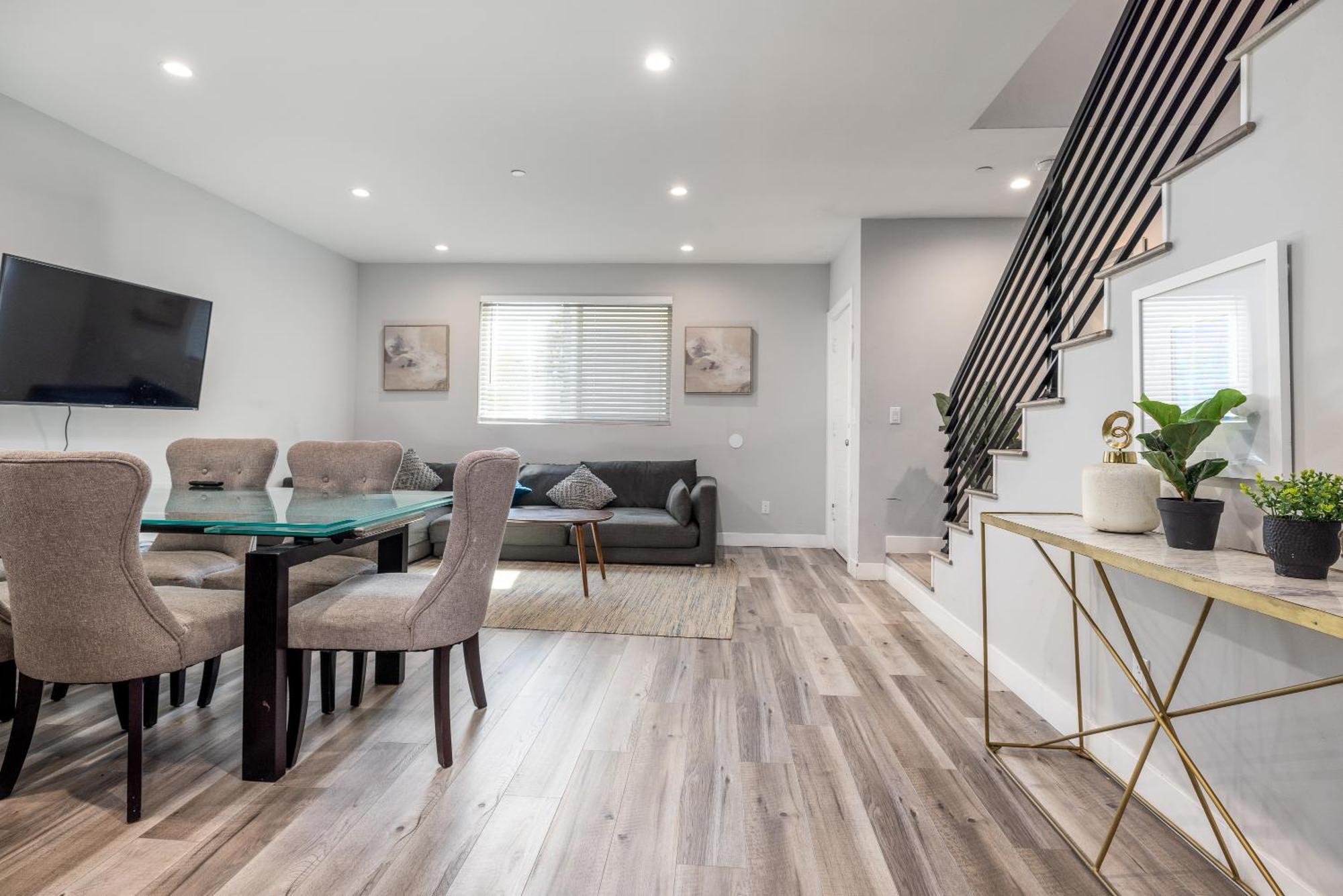 Apartment Luxury Living Steps Away From Downtown La Los Angeles