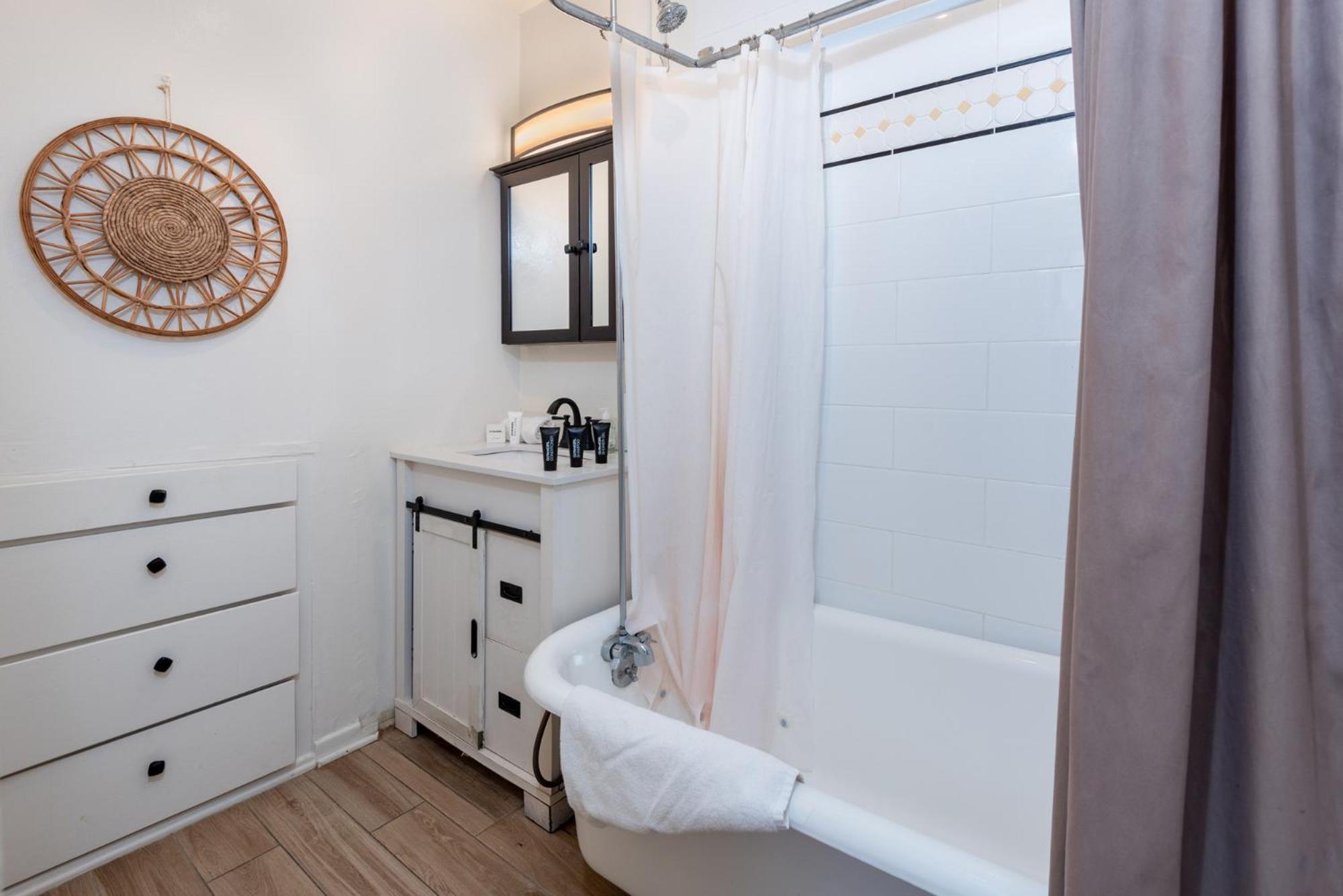 Chic 1br In Lively Venice Area *