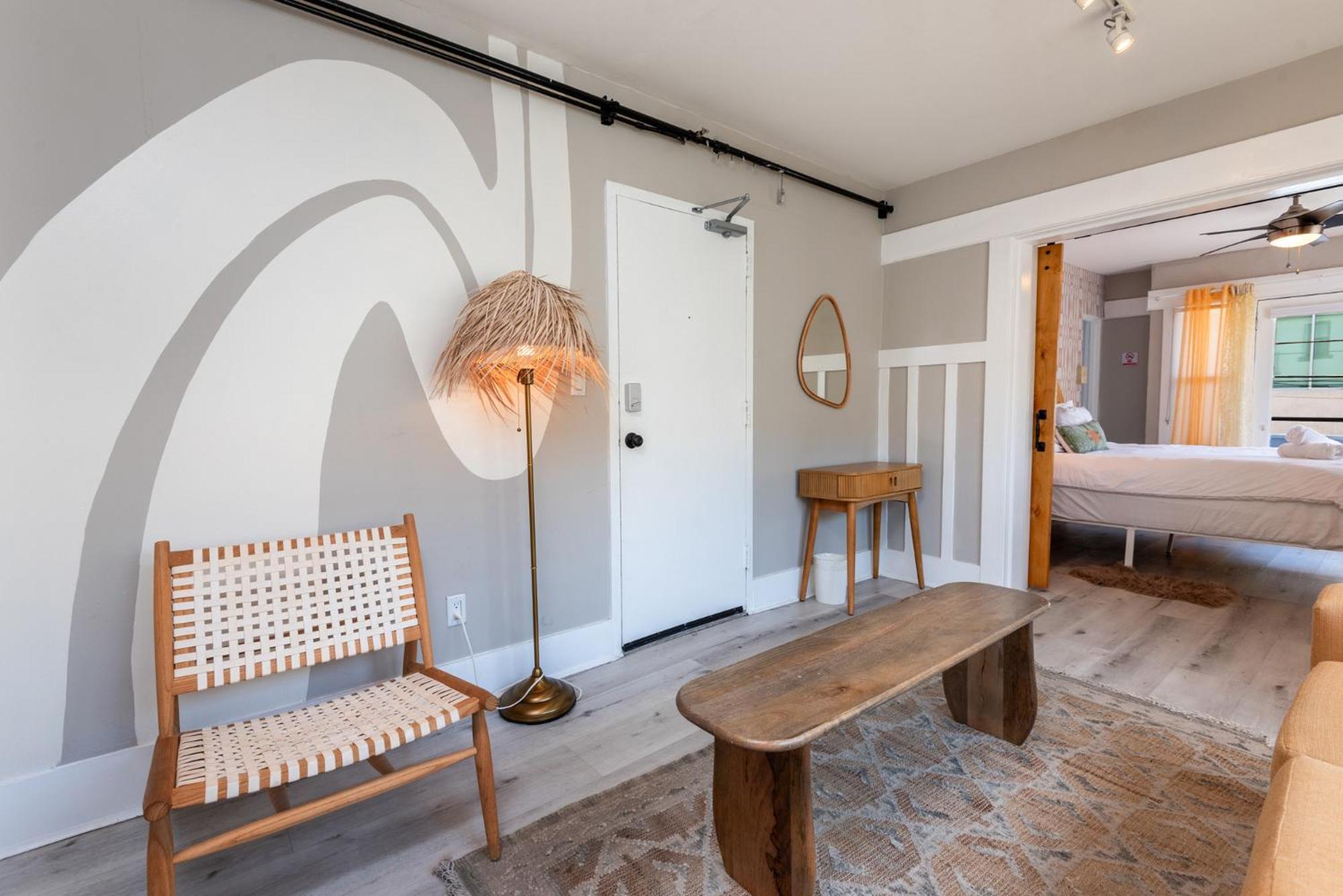 Venice One Bedroom With Modern Comfort *