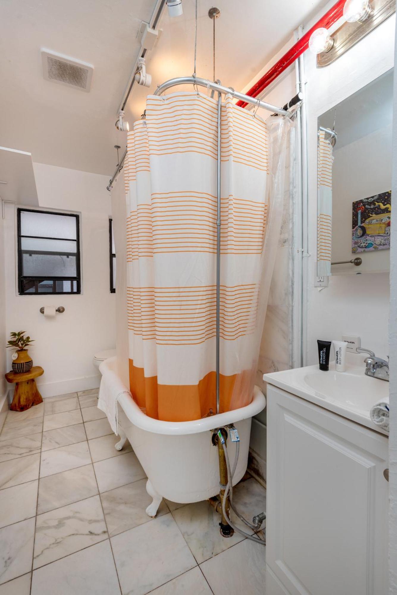 Venice One Bedroom With Modern Comfort Los Angeles