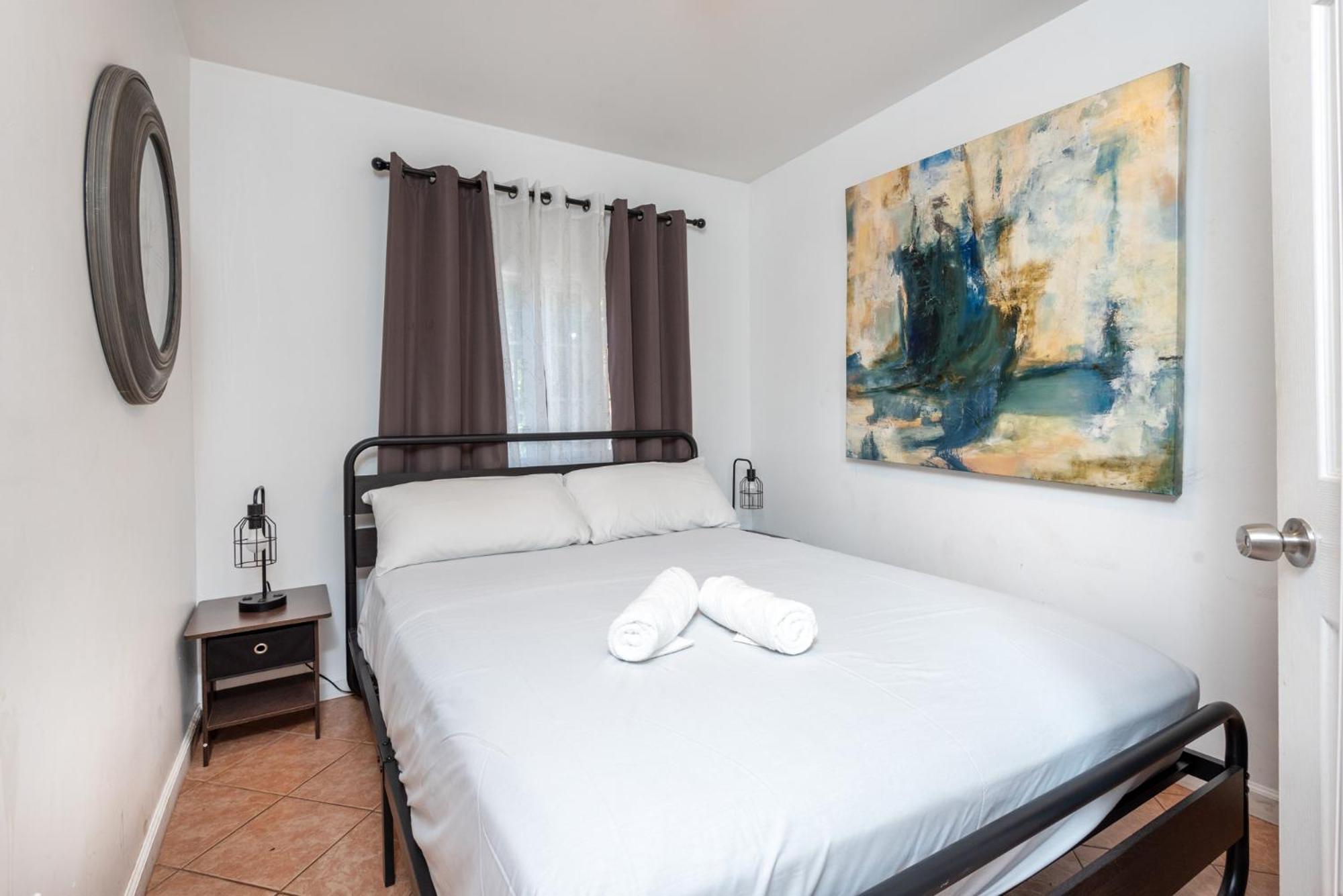 Unparalleled Luxury 2br In Prime La Location Apartment Los Angeles