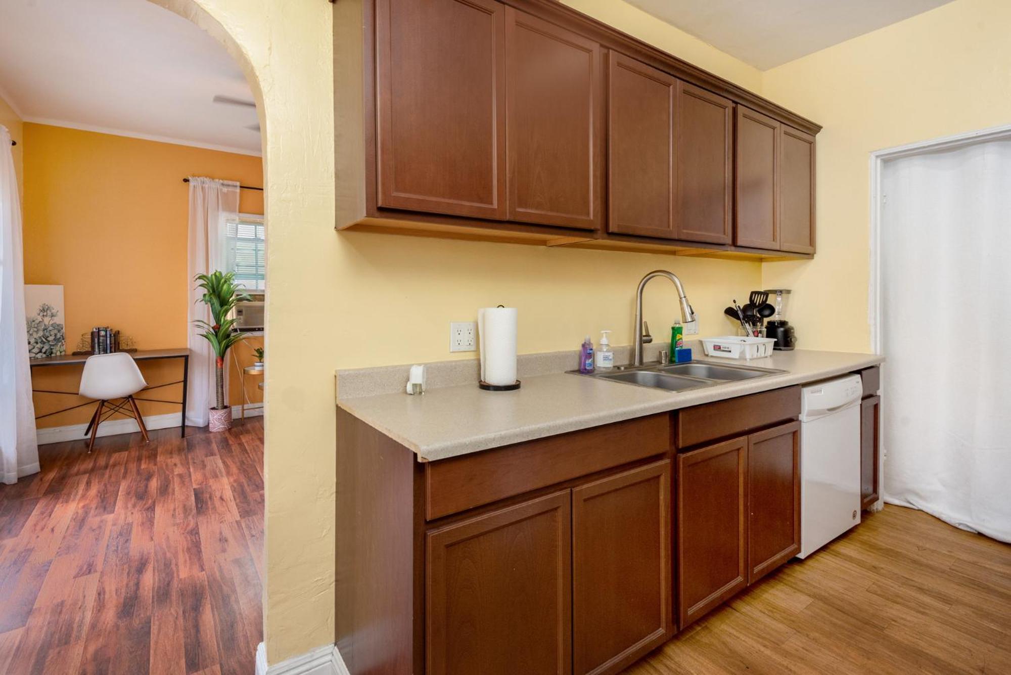 Apartment Chic And Modern 4-bedroom In Prime La Location Los Angeles