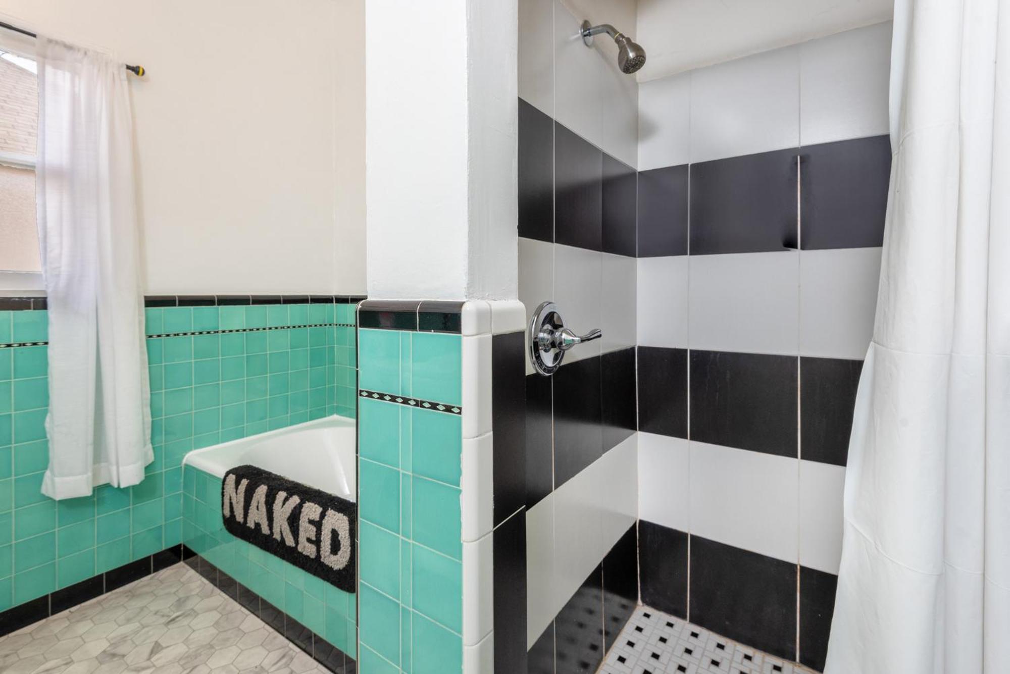 Chic And Modern 4-bedroom In Prime La Location
