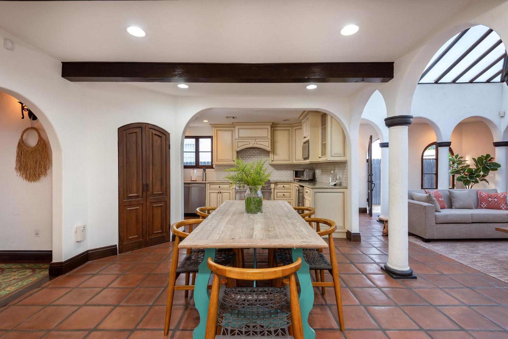 Lux Spanish Style Mansion 4bd Ba,dog House Apartamento