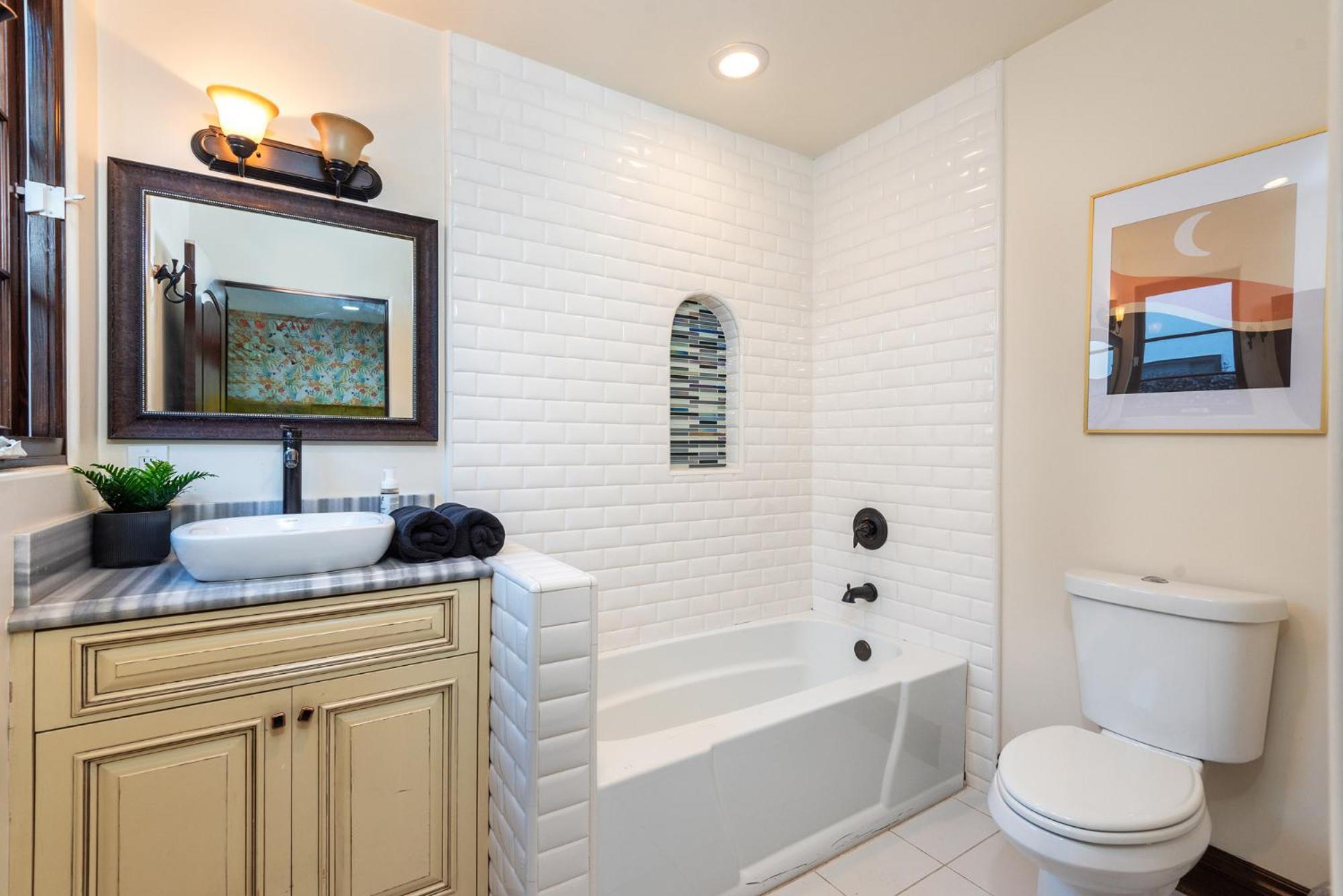 Lux Spanish Style Mansion 4bd Ba,dog House