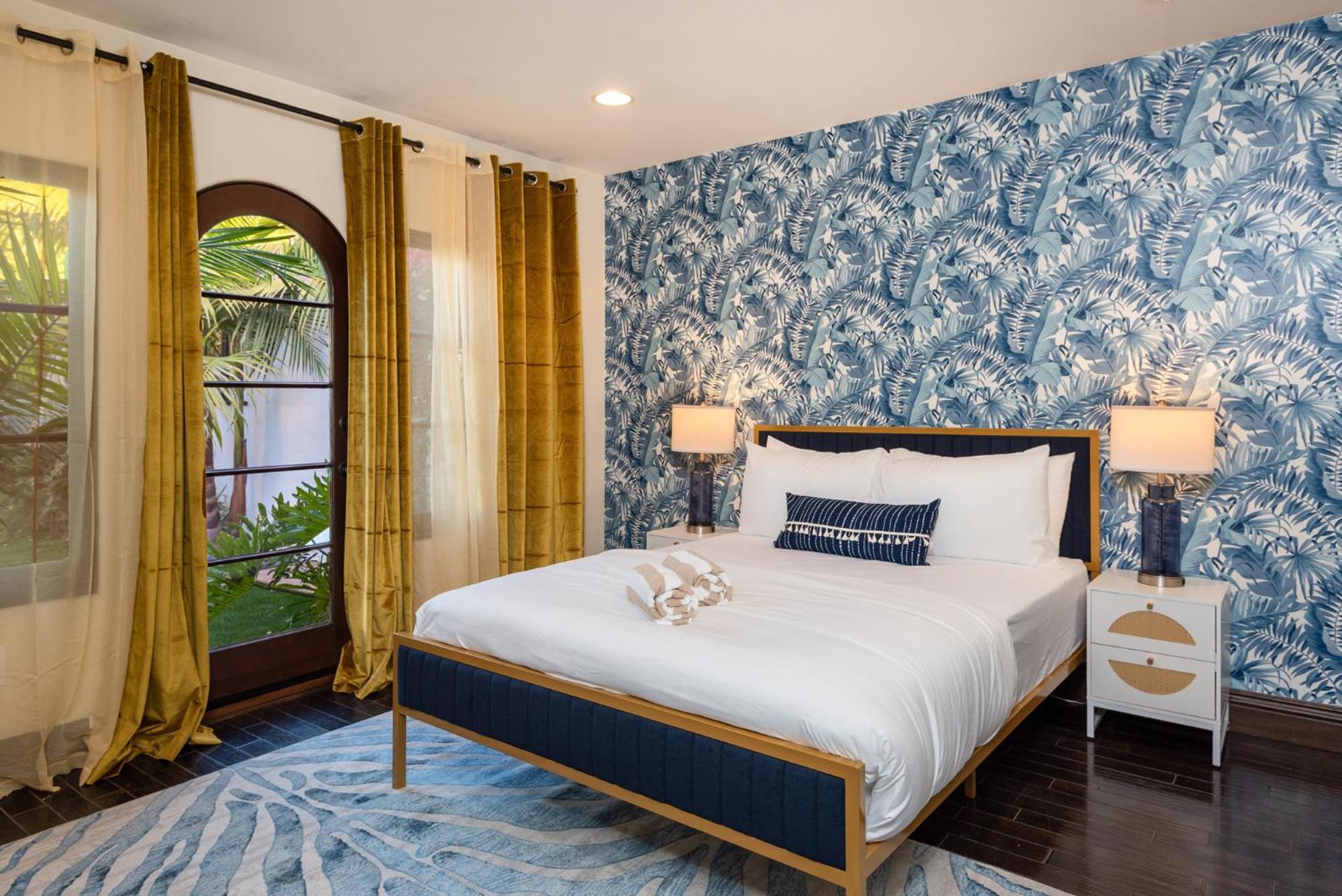 Lux Spanish Style Mansion 4bd Ba,dog House Los Angeles