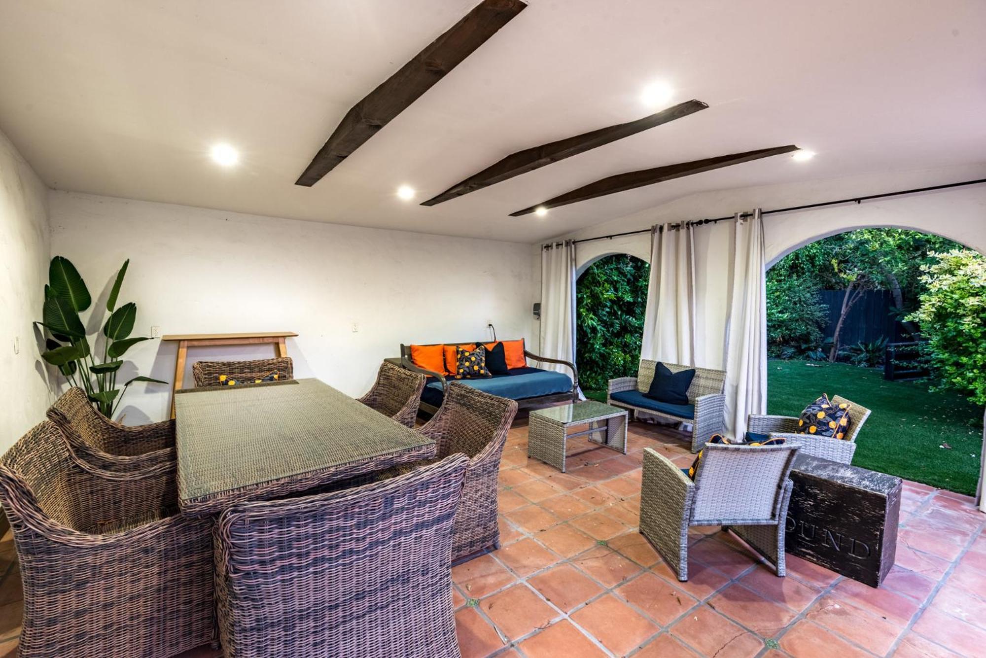 Lux Spanish Style Mansion 4bd Ba,dog House Apartment *