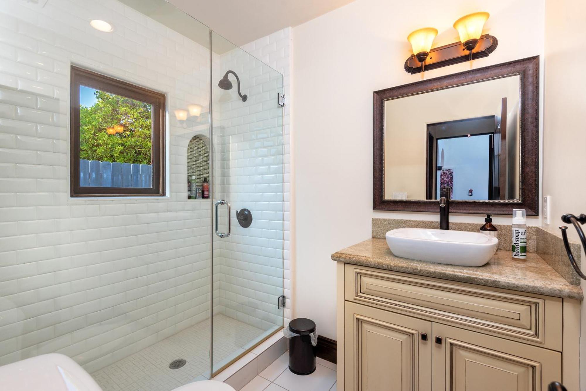 Apartment Lux Spanish Style Mansion 4bd Ba,dog House *