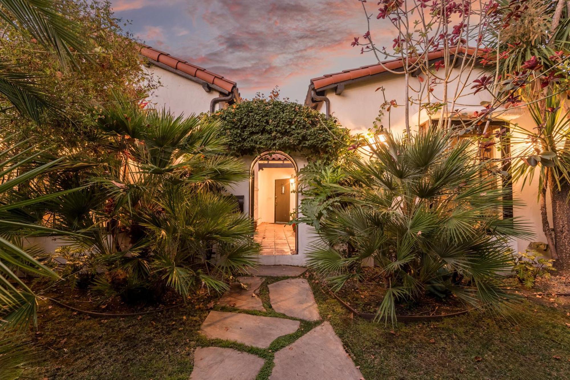 Lux Spanish Style Mansion 4bd Ba,dog House *