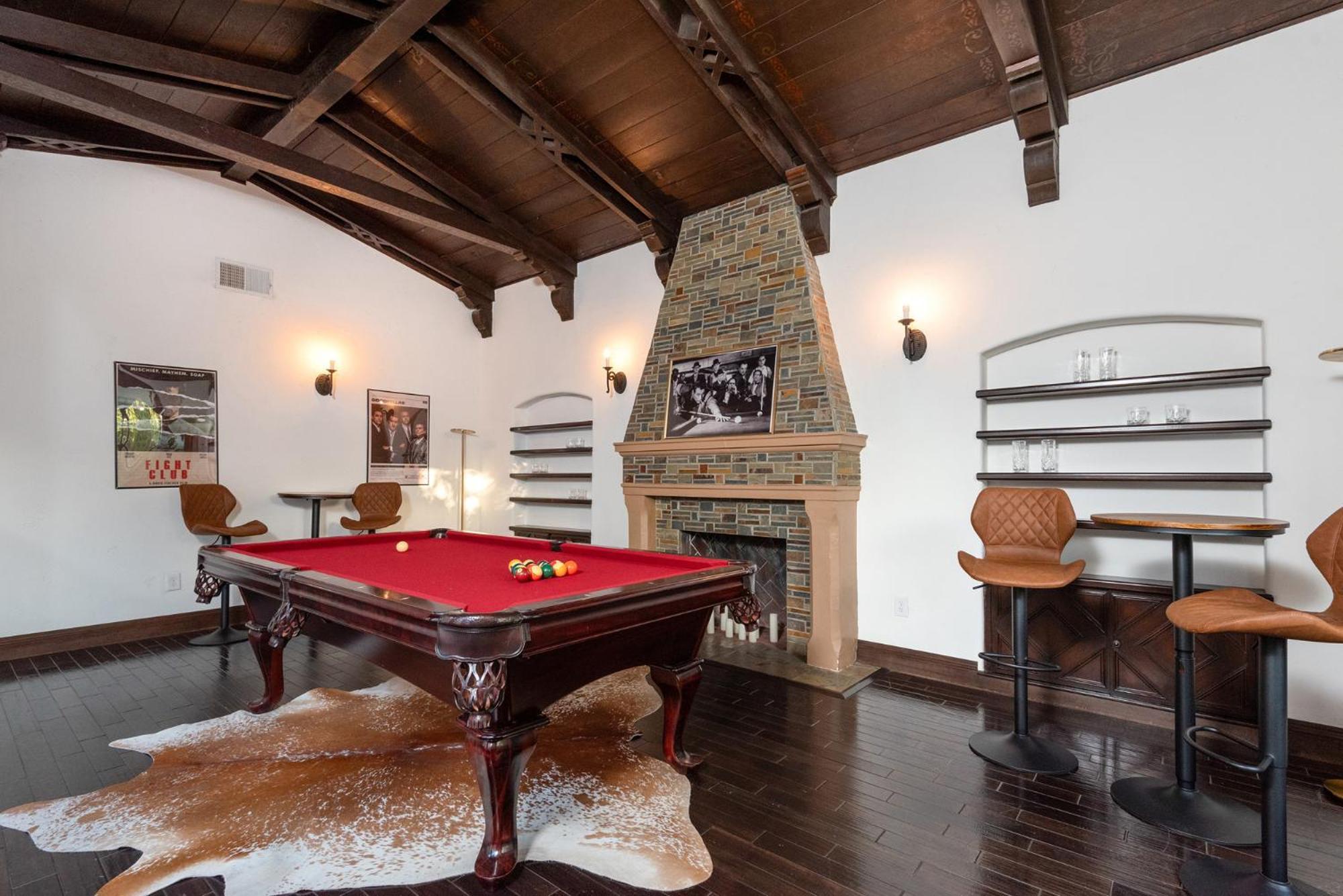 Apartment Lux Spanish Style Mansion 4bd Ba,dog House Los Angeles