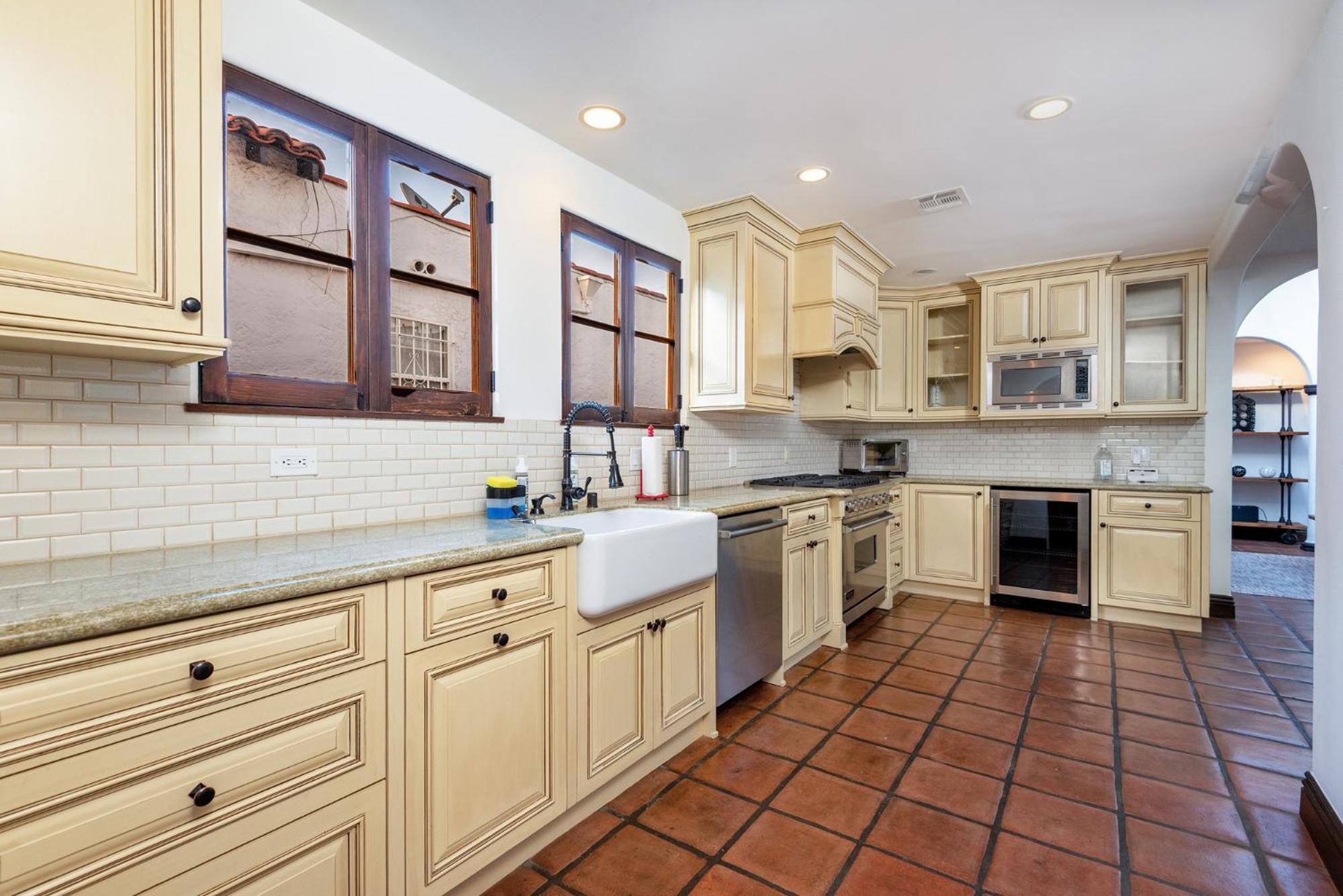 Lux Spanish Style Mansion 4bd Ba,dog House * Los Angeles