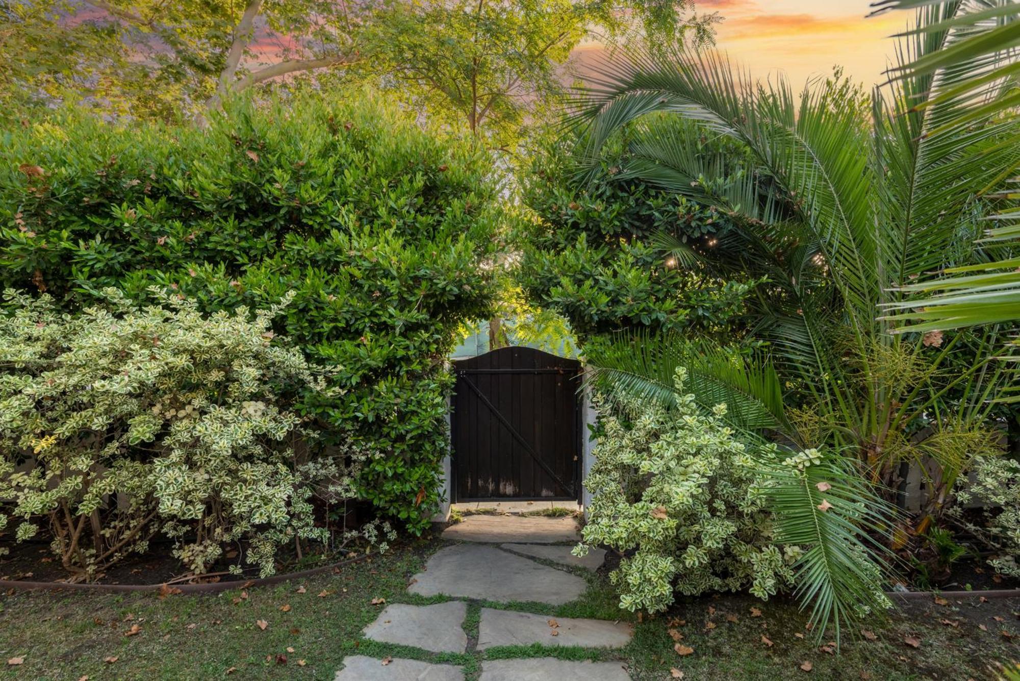 Lux Spanish Style Mansion 4bd Ba,dog House