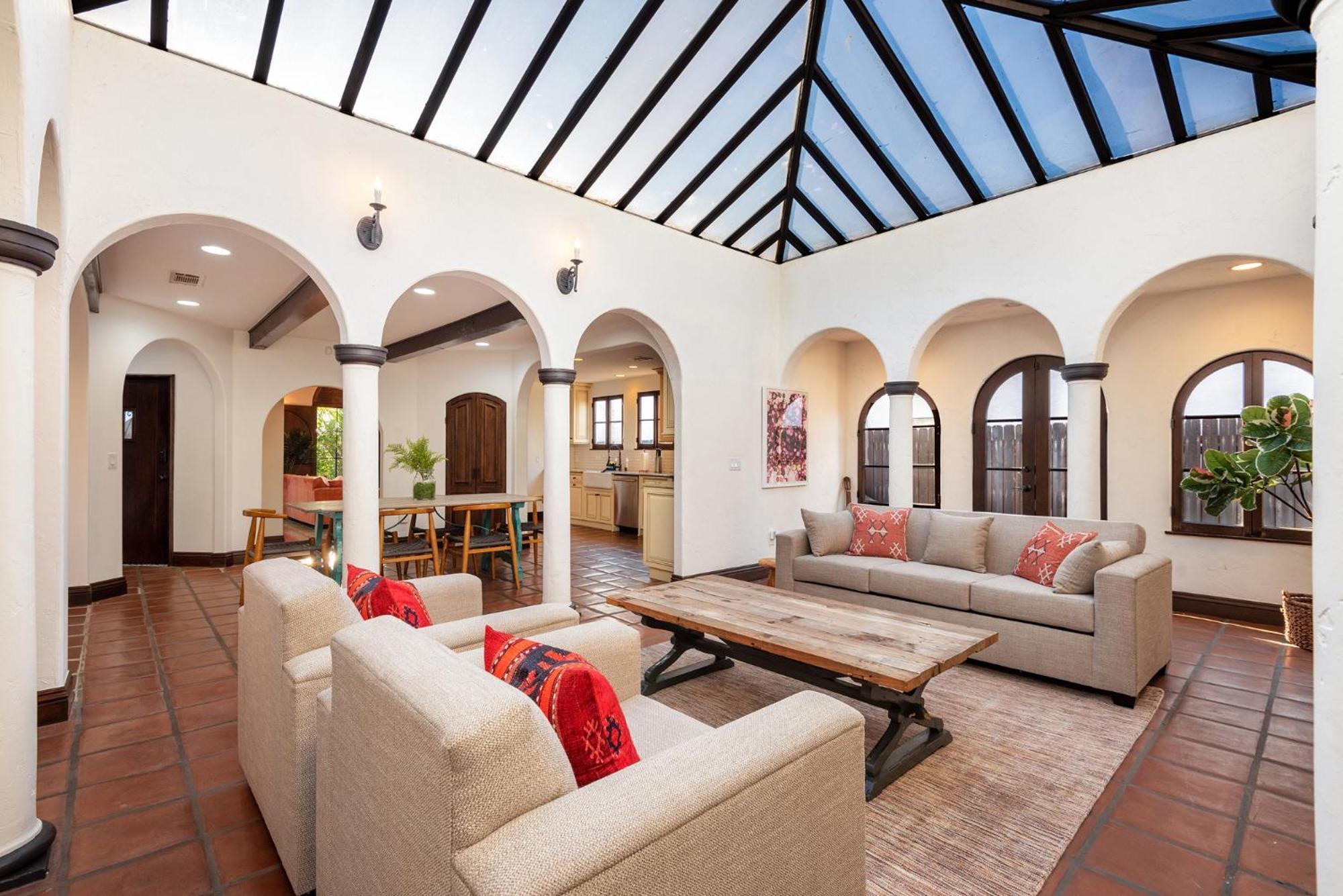 Lux Spanish Style Mansion 4bd Ba,dog House * Los Angeles