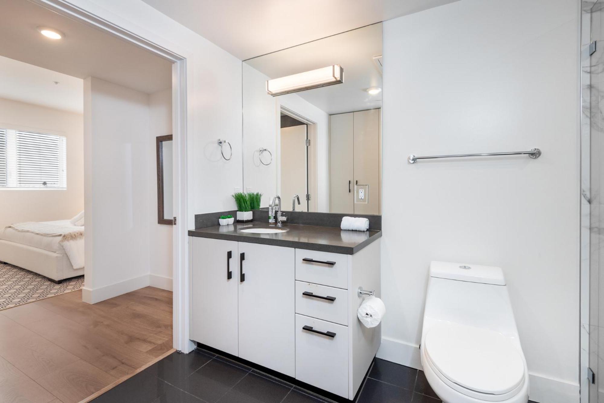 Modern Luxury 1br In K-town With Roof Deck Los Angeles