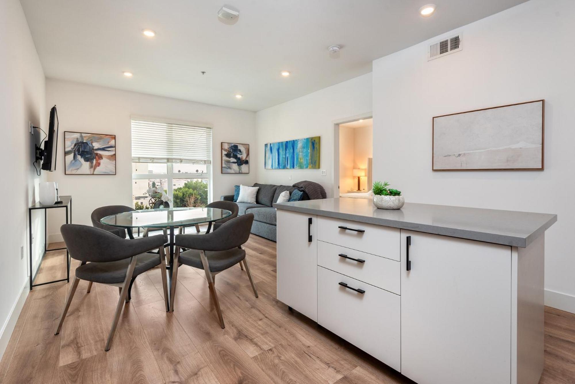 Modern Luxury 1br In K-town With Roof Deck Apartment Los Angeles