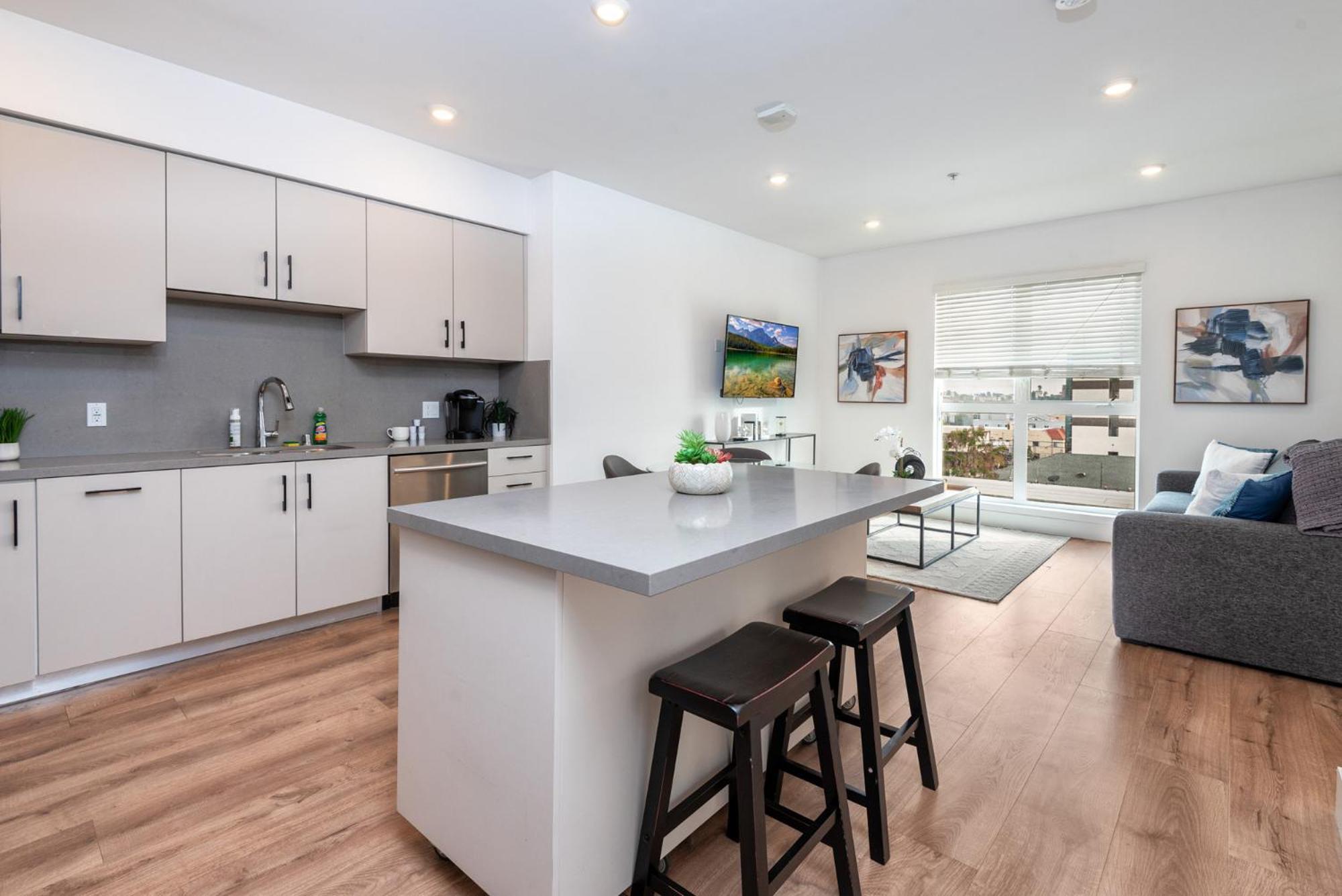 Modern Luxury 1br In K-town With Roof Deck