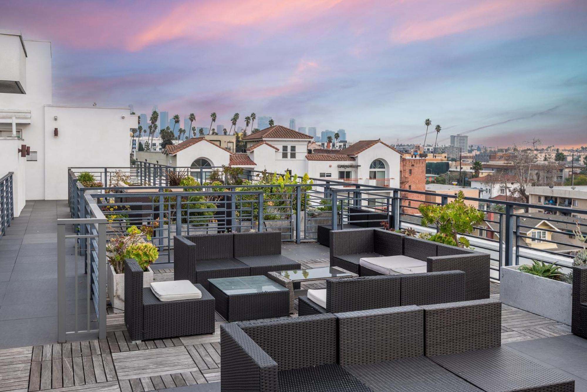 Modern Luxury 1br In K-town With Roof Deck Apartment Los Angeles