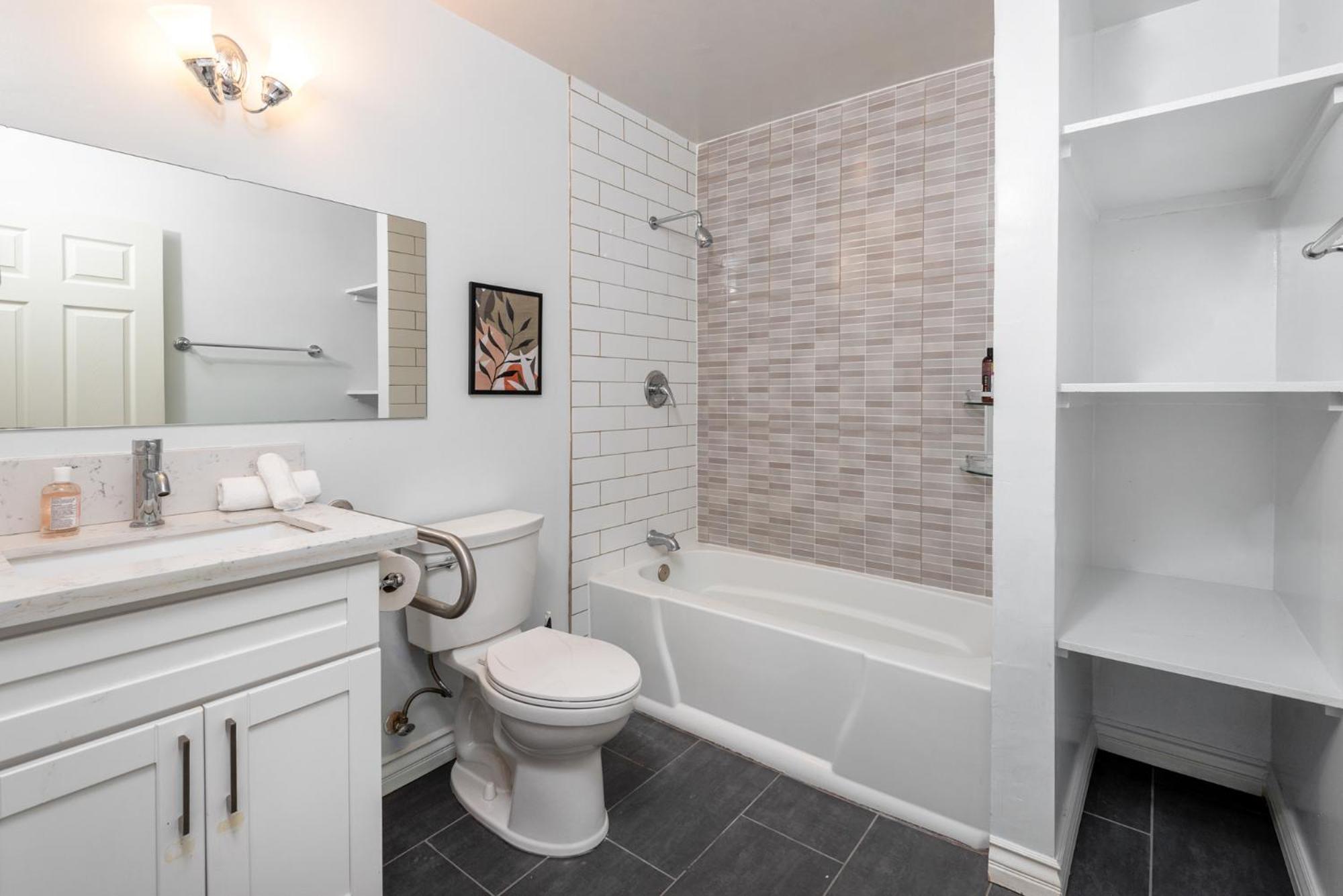 Apartment Luxe Spacious In Tarzana Los Angeles