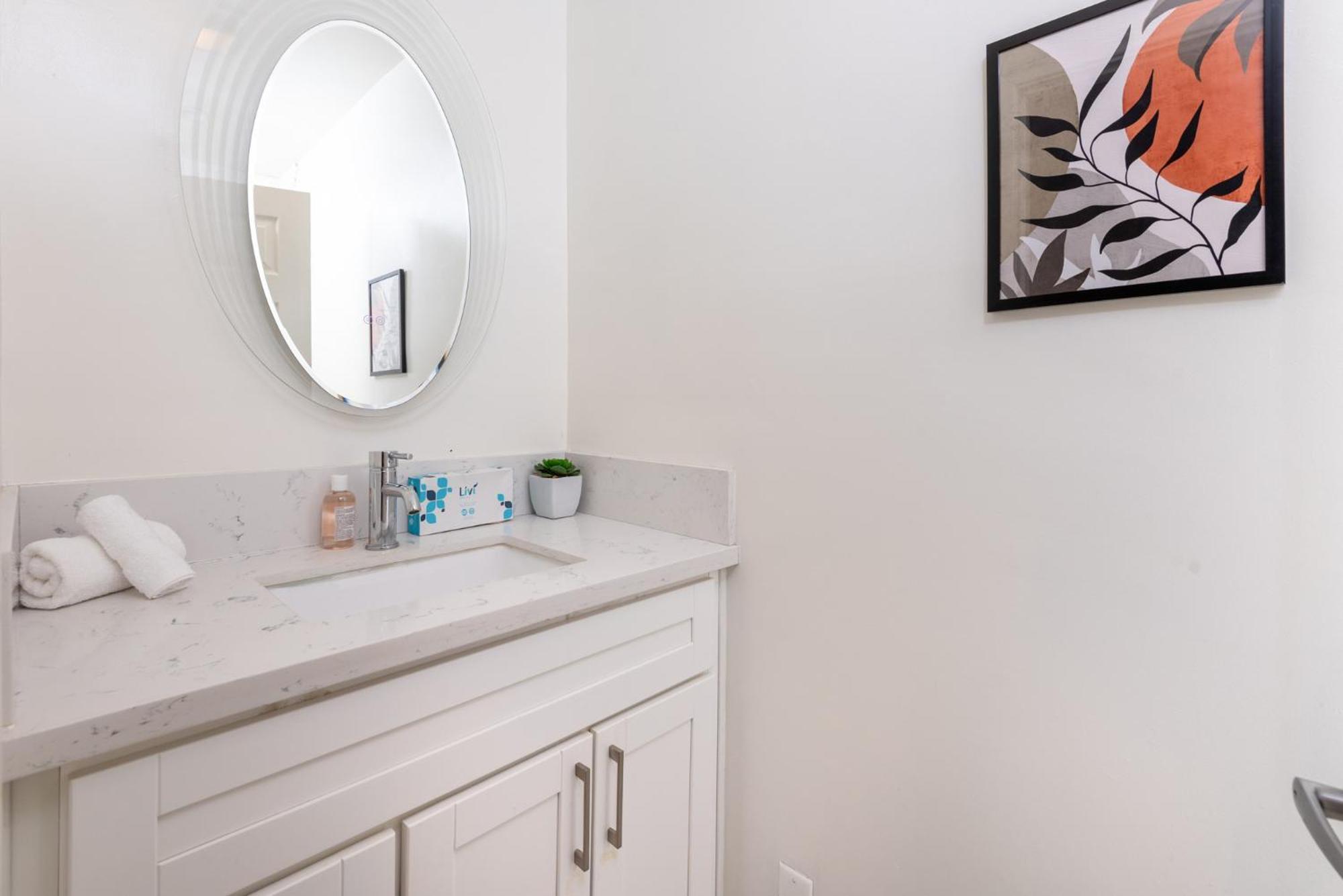 Luxe Spacious In Tarzana * Los Angeles