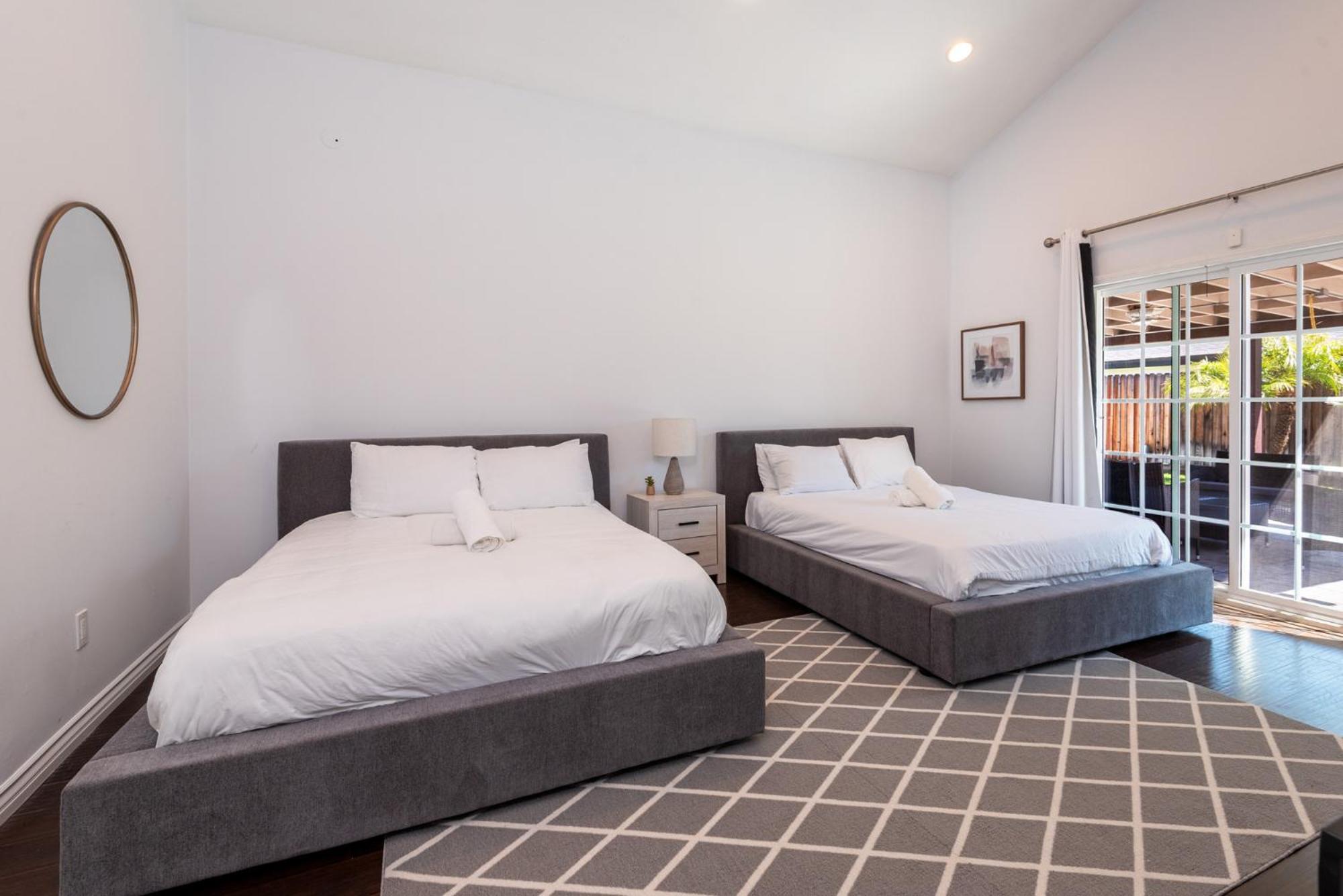 Luxe Spacious In Tarzana Apartment Los Angeles