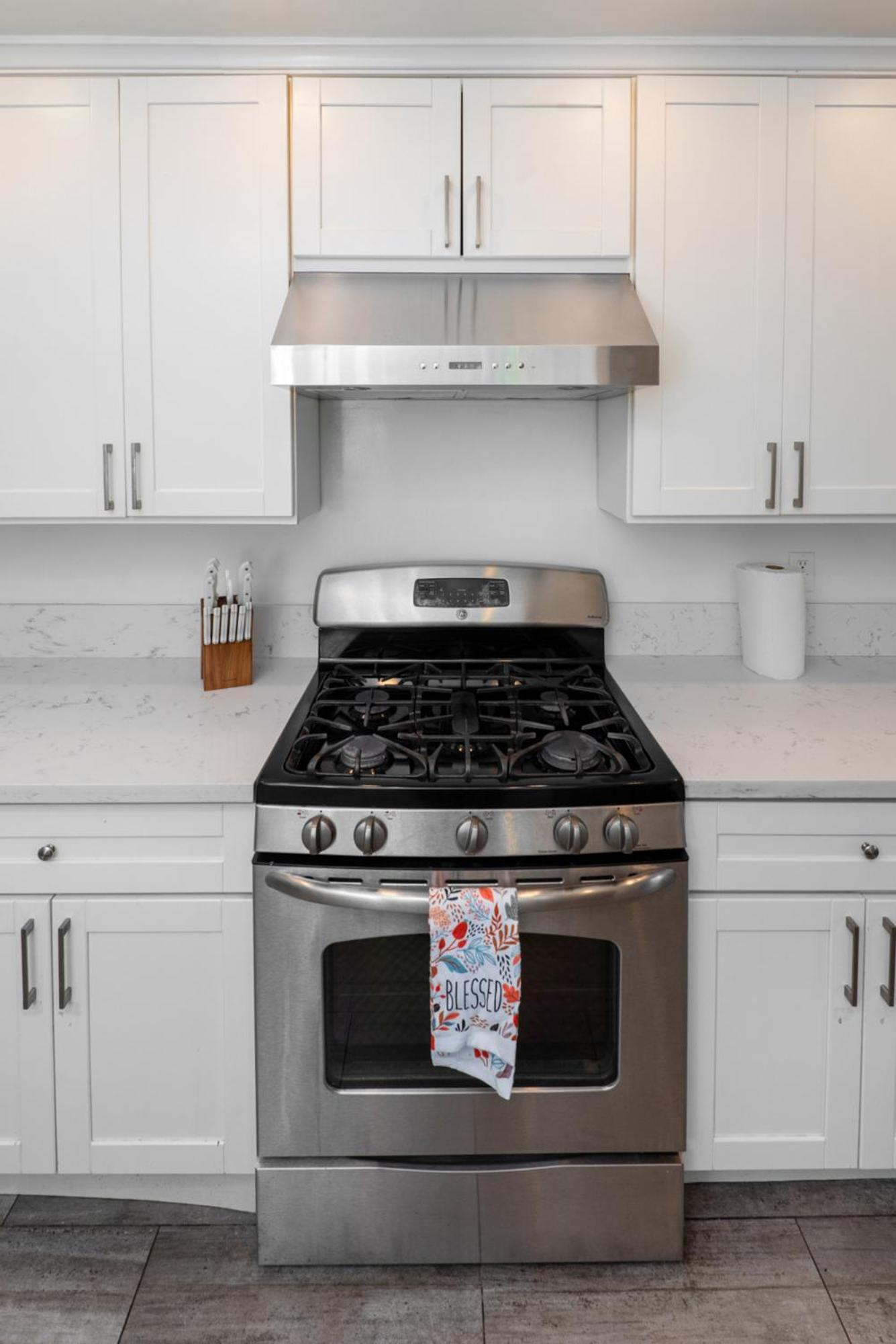 Luxe Spacious In Tarzana Apartment