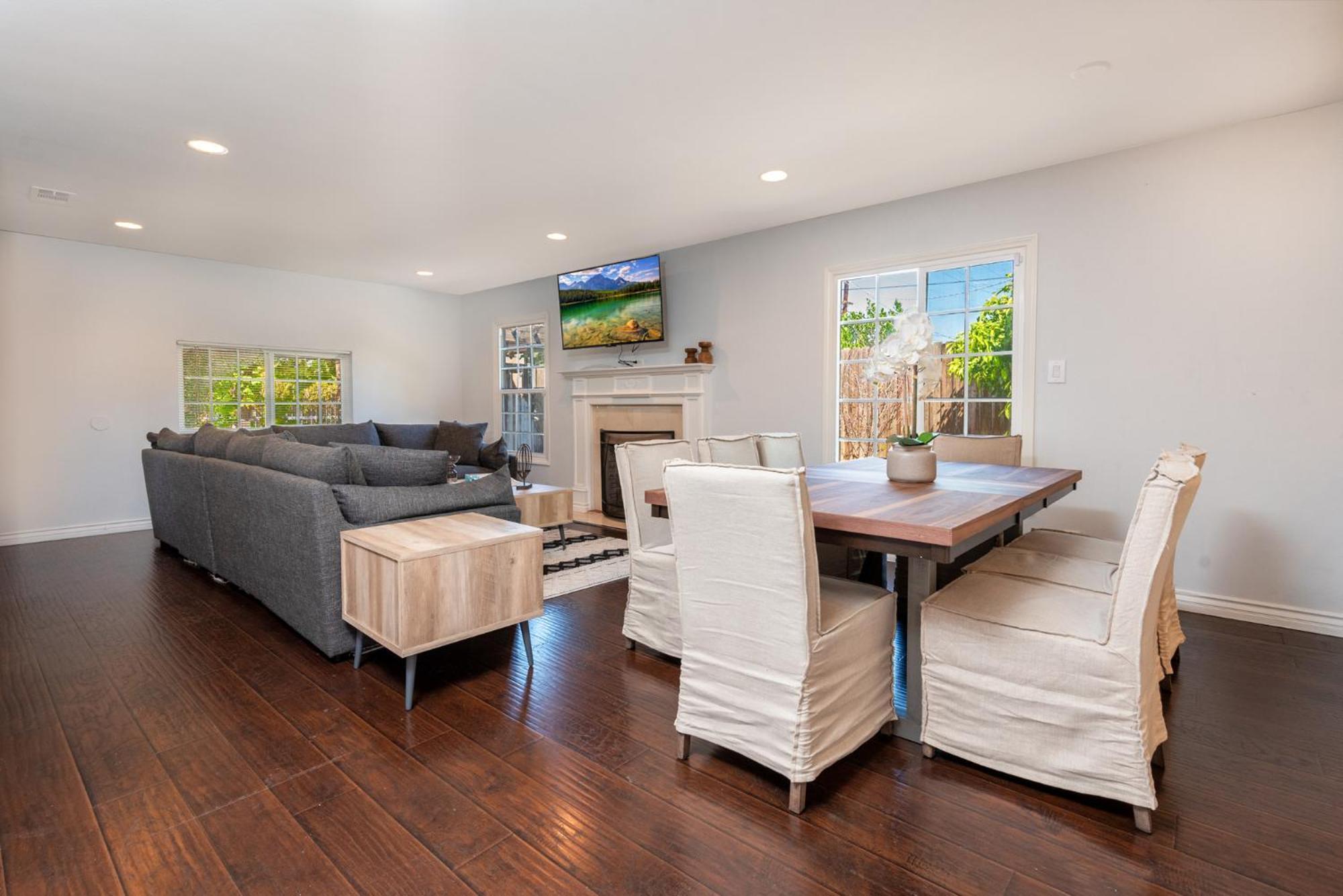 Luxe Spacious In Tarzana * Los Angeles