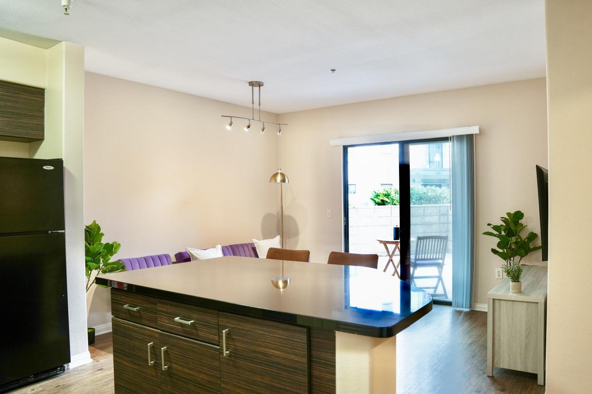Angeles Modern