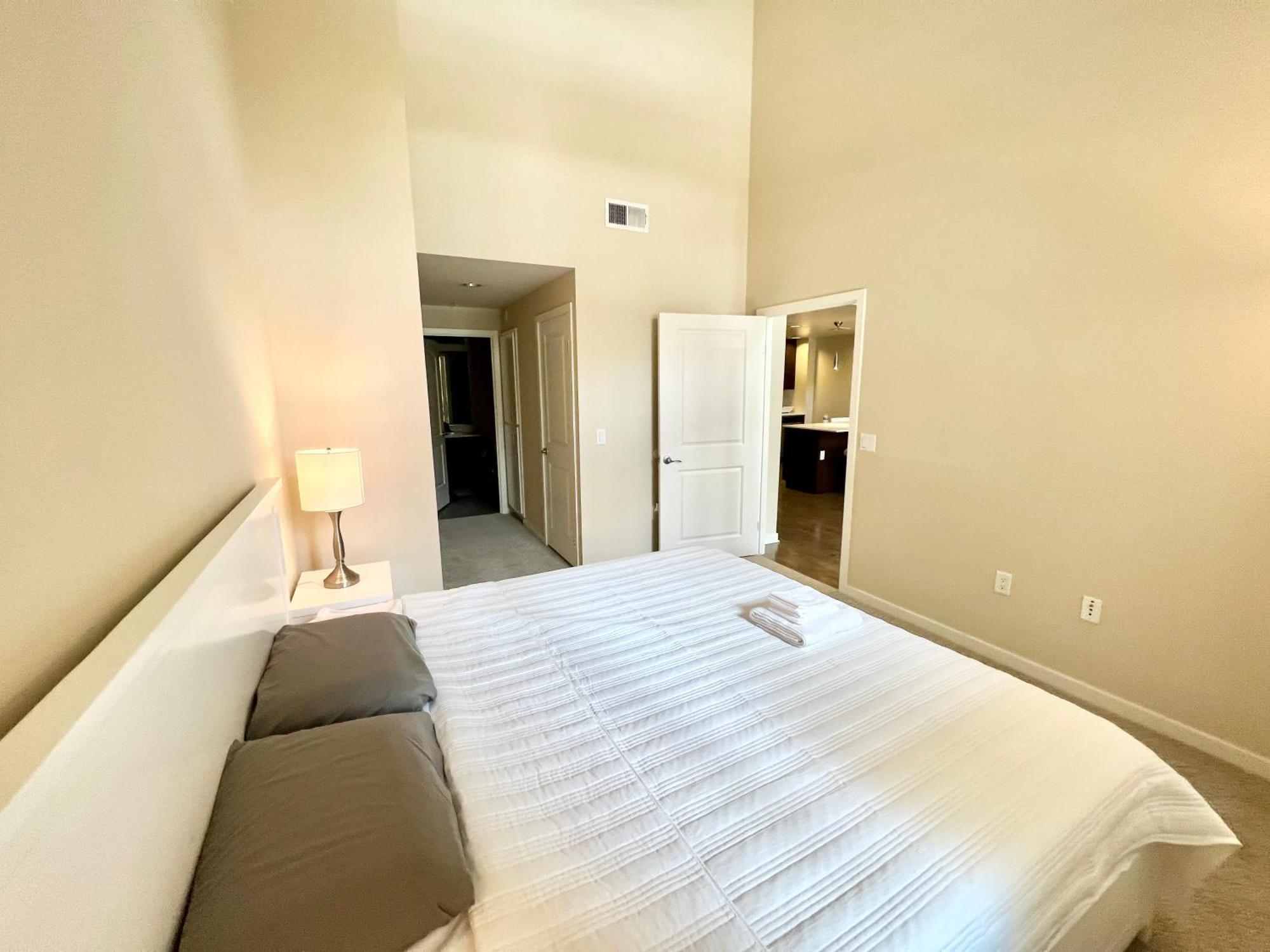 Luxury 2 Bedrooms 2 Bathrooms With Pool And Gym Aparthotel *