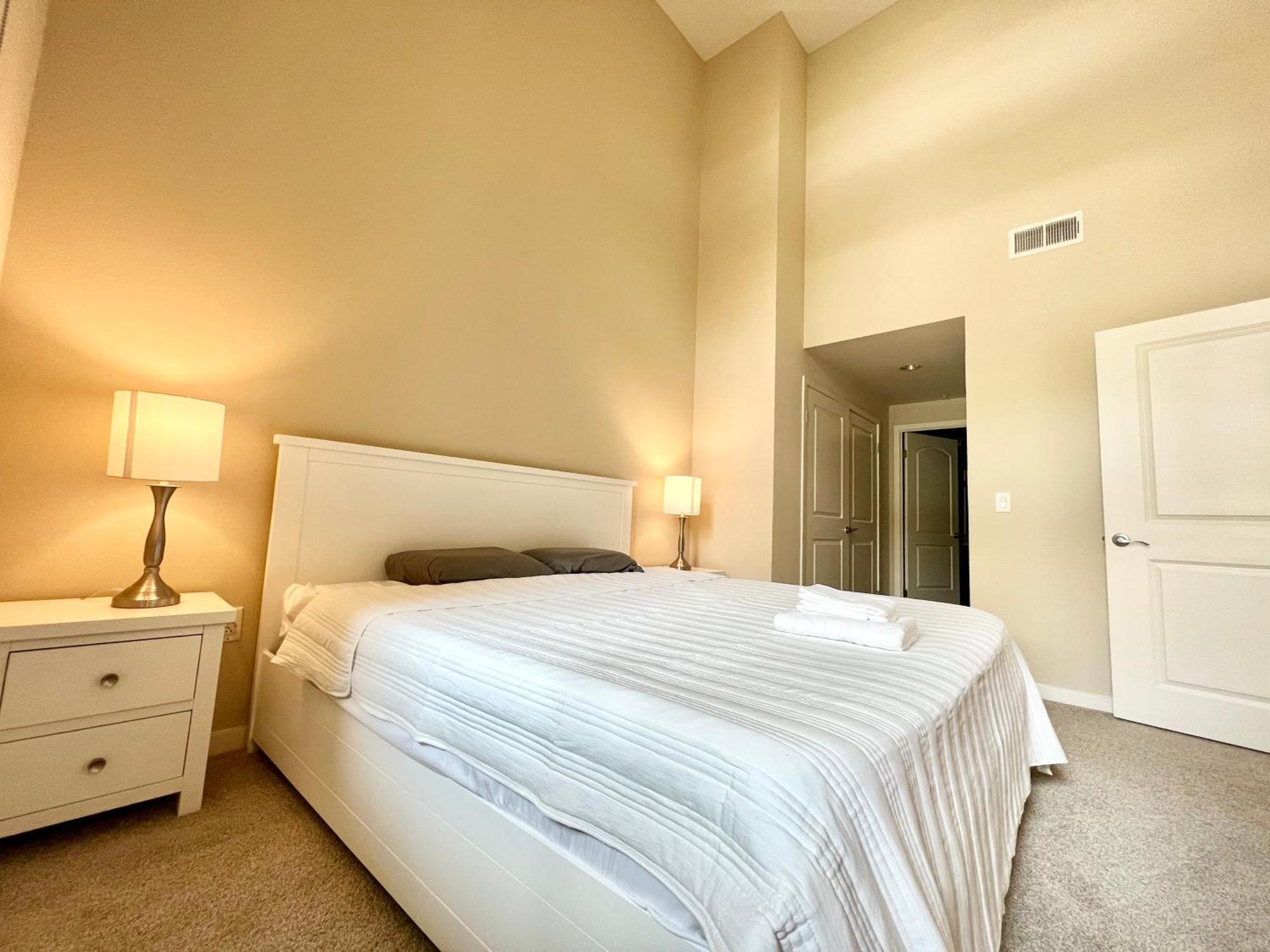 Aparthotel Luxury 2 Bedrooms 2 Bathrooms With Pool And Gym