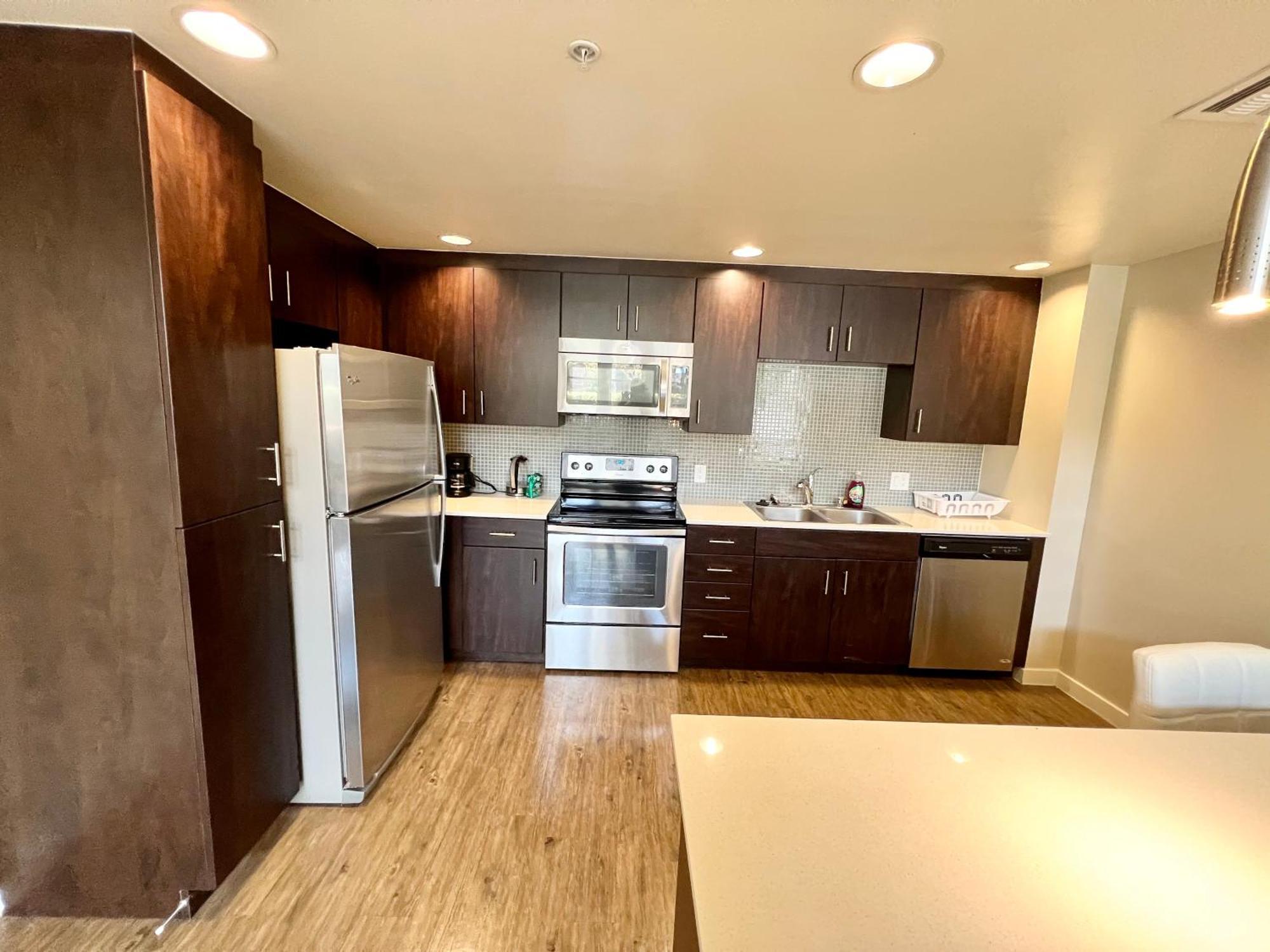 Luxury 2 Bedrooms 2 Bathrooms With Pool And Gym Los Angeles